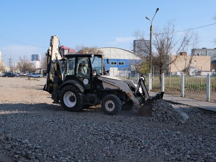 В Астрахани появилась новая парковка возле школы №23