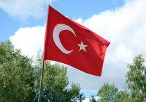 Исчезновение 32-летней москвички и её десятилетнего сына заставило некоторых задуматься об «удаленном похищении» — заманивании в Турцию российских поклонниц турецких сериалов