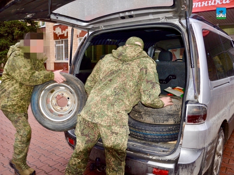 Из Орла в зону СВО передали шины для автомобиля