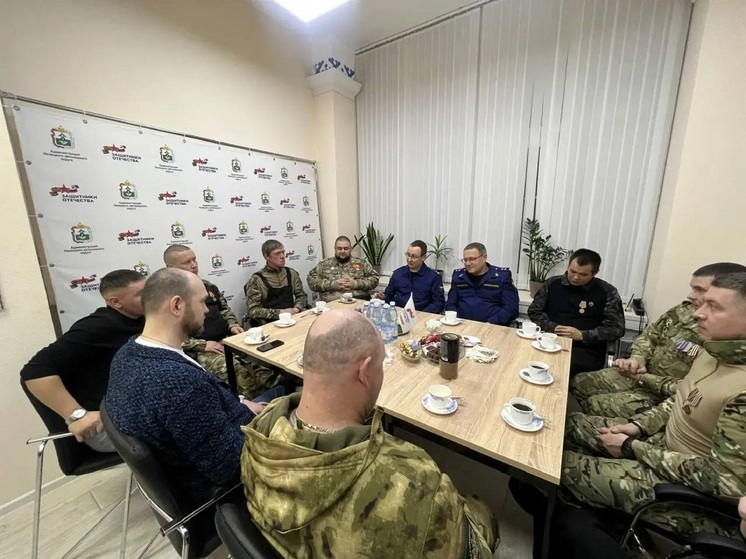 Прокурор АО и НАО провел встречу с ветеранами СВО