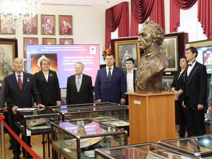 К 300-летию Суворова открылась уникальная выставка с реликвиями из Эрмитажа