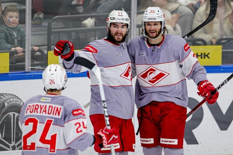 У главного тренера «Спартака» Алексея Жамнова «вырвали» две руки