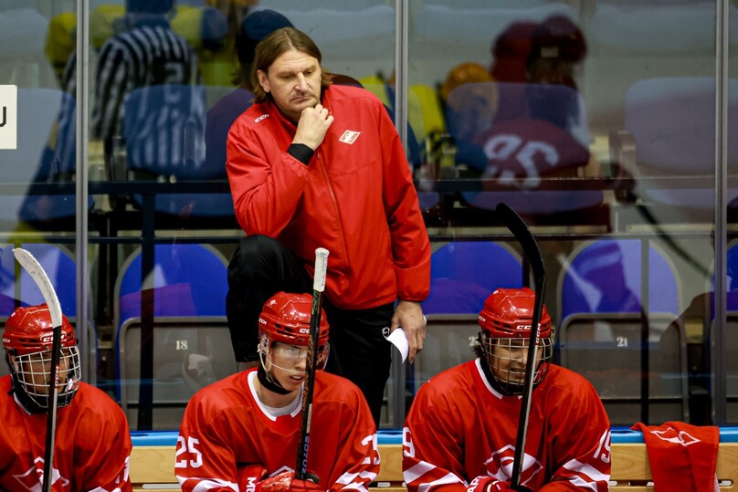 У главного тренера «Спартака» Алексея Жамнова «вырвали» две руки