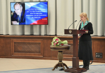 В штаб-квартире Службы внешней разведки России в Ясенево потомки легендарного антифашиста Жоржа Пака, который помогал советской разведке разоблачать агрессивные планы НАТО, получили российские паспорта. Документ им в торжественной обстановке вручил директор СВР России Сергей Евгеньевич Нарышкин.  