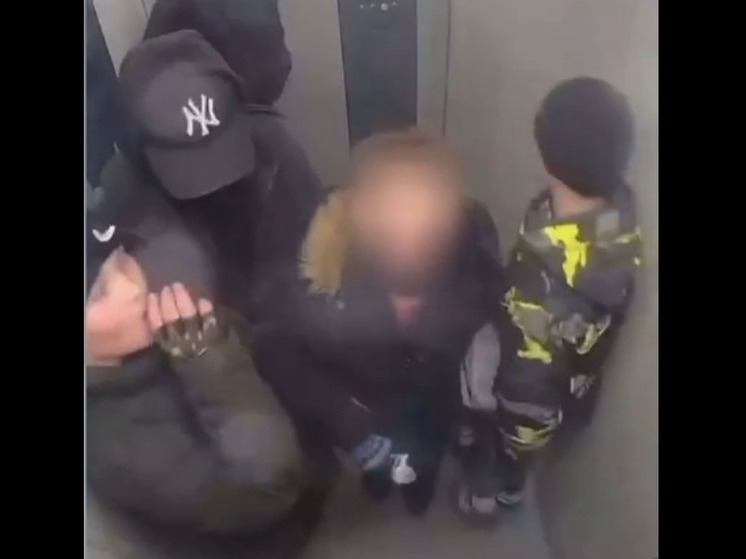 В Ярославле родителям малолетних вандалов придется заплатить за порчу лифта.