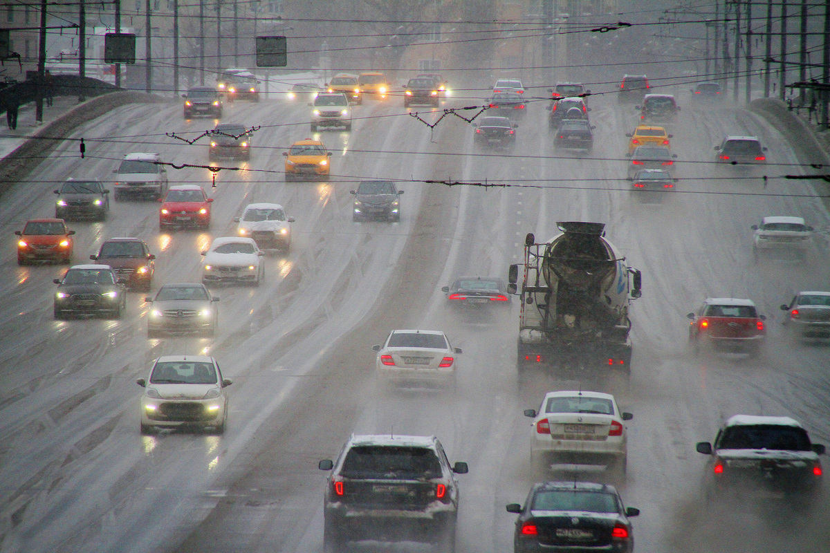 Специалисты рассказали, как защитить машину от ледяного дождя