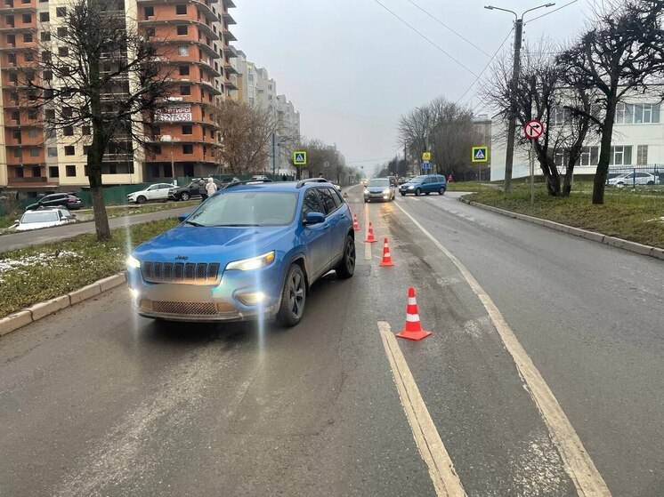 В Чебоксарах на улице Ярославская внедорожник сбил девятиклассницу на переходе