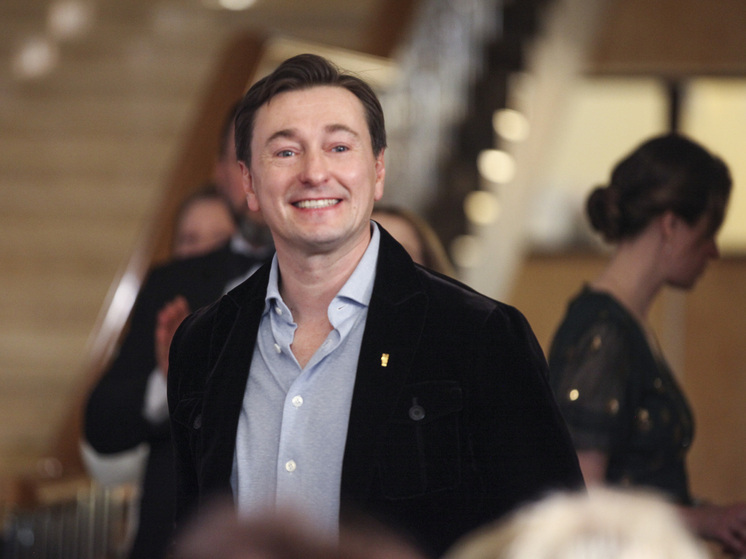 Сергей Безруков подал в суд на предпринимательницу из-за масок со своим лицом