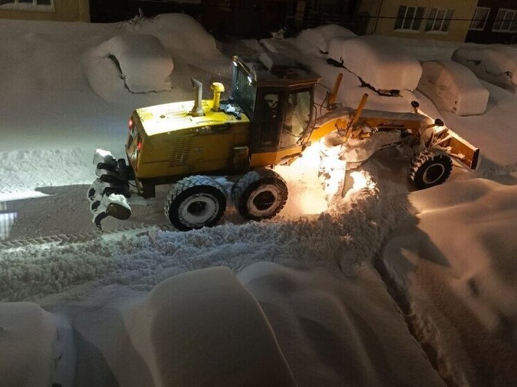Снегопад парализовал жизнь в Северобайкальске: отменены автобусы, школьники переведены на «дистант»