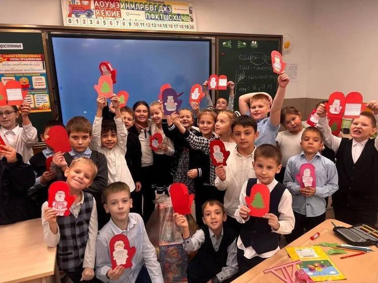 Сладости и игрушки собрали к Новому году для сирот Донбасса дети Тарко-Сале