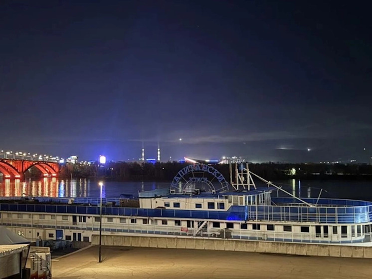 Теплоход «Капитанский клуб» выставлен на продажу в центре Красноярска за 56 миллионов рублей