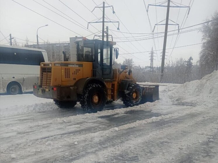 Более 23 тысяч кубометров снега вывезено с улиц Новосибирска за сутки