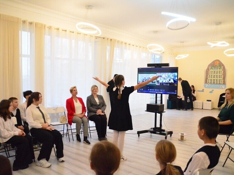 Мелитополь и Севастополь объединил телемост в рамках патриотического часа