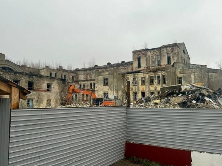 В Нижнем Новгороде начался демонтаж ДК им. Ленина