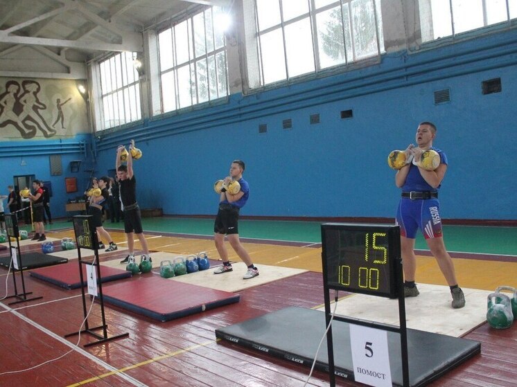 В Брянской области турнир по гиревому спорту посвятили герою СВО