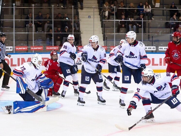 МХК «Ладья» из Тольятти проиграл в 2 матчах «Локо-76» в Ярославле