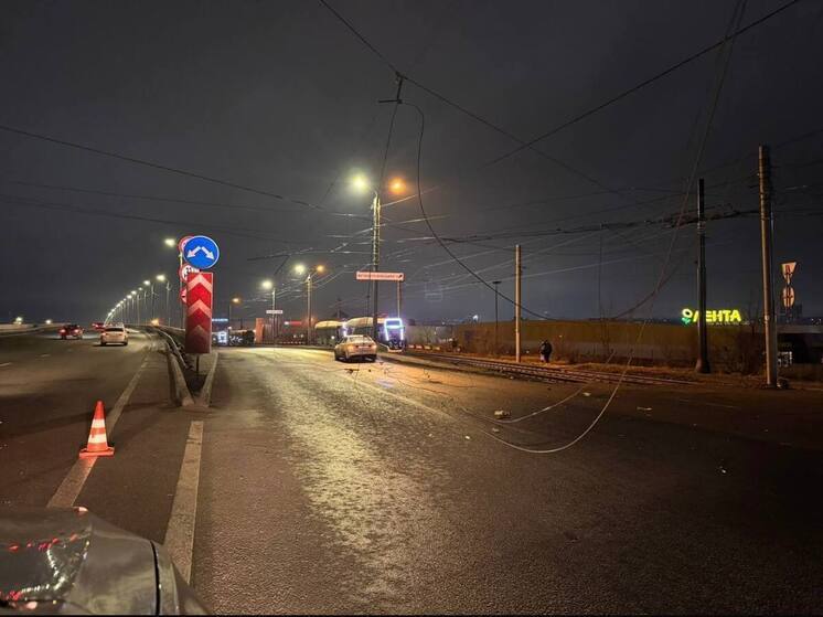 В Челябинске произошло несколько ДТП из-за обвисших проводов