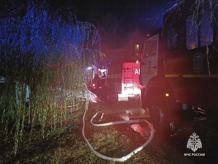 В Туле частный жилой дом обгорел ночью на улице Айвазовского