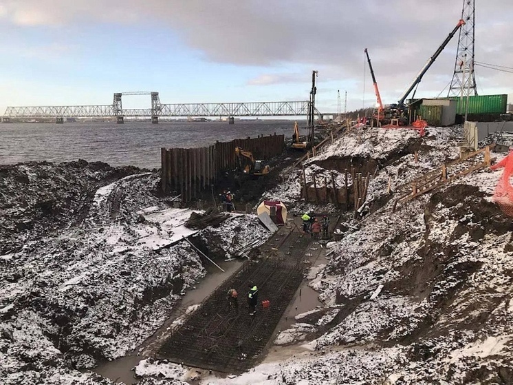 На стройке мега-кампуса в Архангельске началось укрепление грунта
