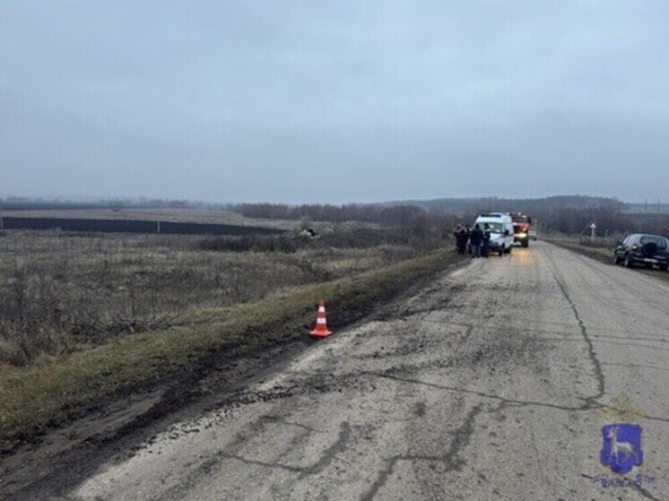 В Самарской области водитель Renault Symbol потерял управление и опрокинулся