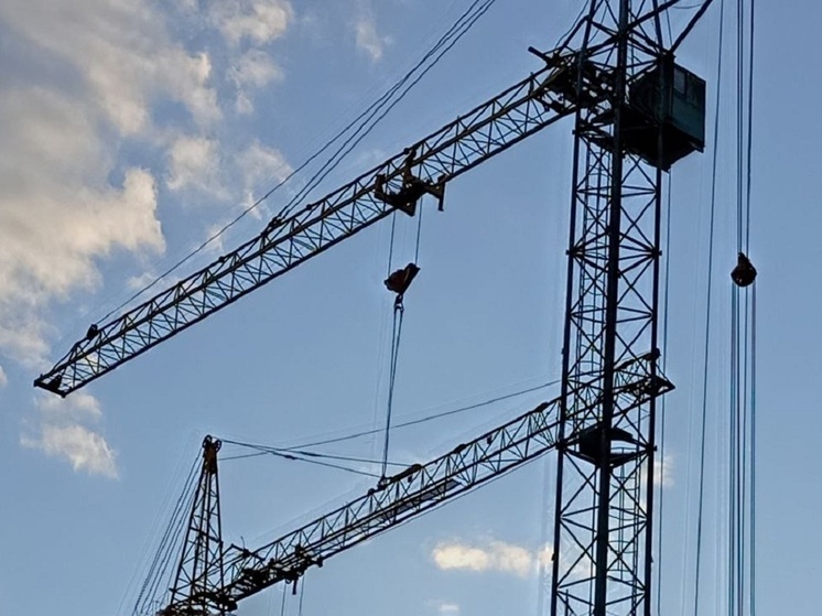 В Саратове возвели два 17-этажных дома с десятью парковочными местами