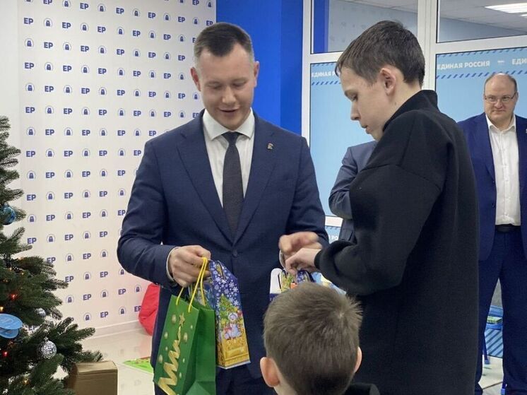 «Единая Россия» традиционно присоединится к Всероссийской благотворительной акции «Елка желаний»