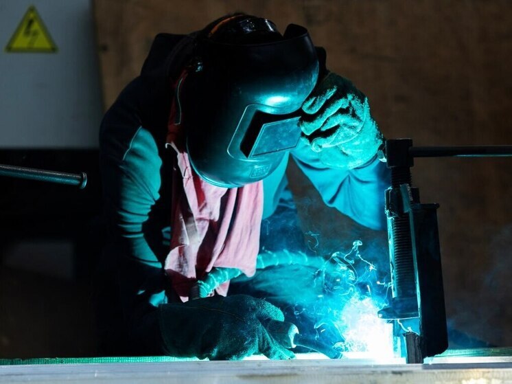 Аксёнов поздравил крымских промышленников с профессиональным праздником