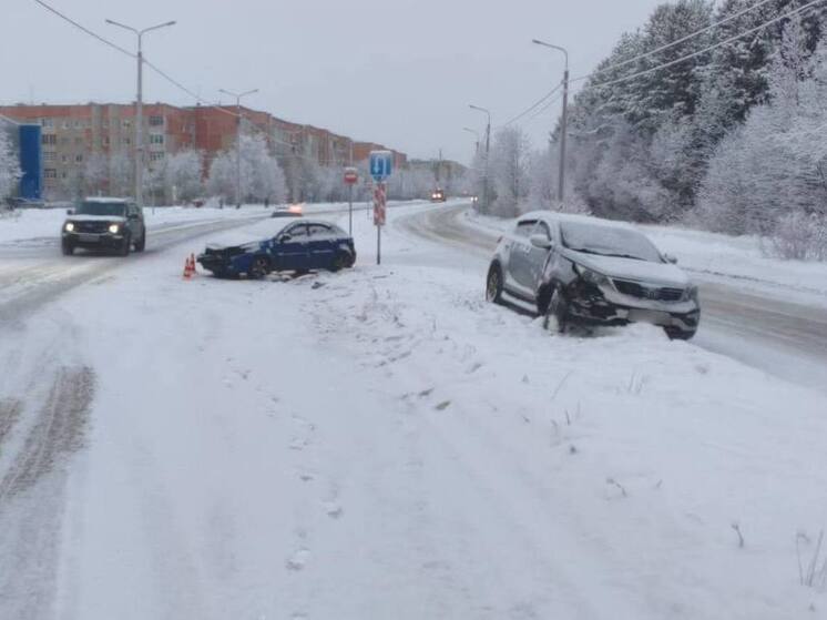 В Апатитах женщина не уступила дорогу и спровоцировала ДТП