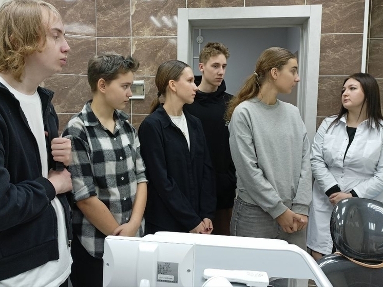 Старшеклассники школы №5 Коряжмы посетили стоматологическую клинику