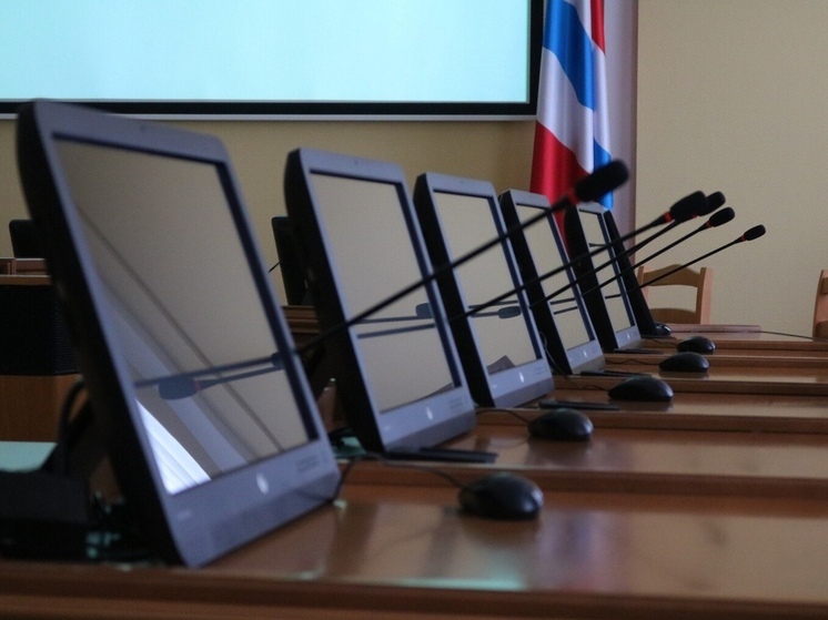 Виталий Хоценко продлил полномочия заместителей министров Омской области