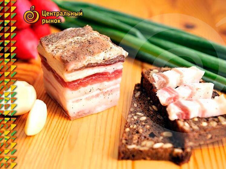 Как сало помогает нормализовать холестерин, рассказали на Новомосковском рынке