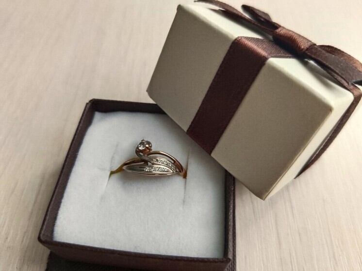 Белгородка подменила обручальное кольцо на бижутерию на пункте выдачи