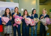 Президент России Владимир Путин поздравил российскую женскую сборную по шахматам. Национальная команда 23 ноября выиграла чемпионат мира, который проходил в испанском Линаресе. Редко кого Путин в последнее время поздравляет со спортивными успехами, присылая правительственную телеграмму. Девушки удостоились такой чести, став лучшей командой планеты. 