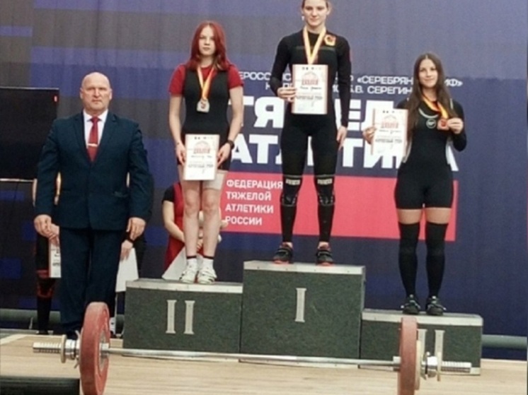 Есть женщины..: костромичка взяла «серебро» на турнире по тяжелой атлетике