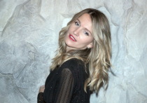 Певица Женя Малахова, известная по работе в группе Reflex и роли Жени Комельковой в фильме «А зори здесь тихие», отпраздновала 37-летие в ресторане в центре Москвы