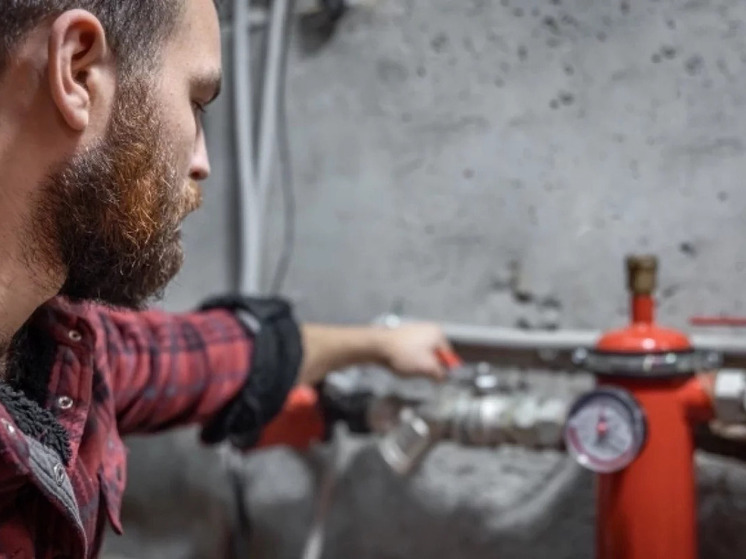 Травников назвал причины затяжного ремонта теплосетей в Новосибирске