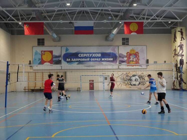 В Серпухове проходит заключительный сбор волейбольной команды Подмосковья перед Первенством ЦФО