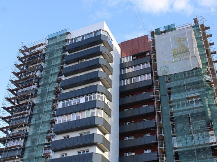 Многоэтажки в Калининграде начали утеплять к холодам