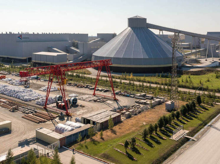 Освоение новых месторождений всегда сопровождается вопросами местных жителей: будет ли предприятие экологически безопасным? Сможет ли оно стать реальным драйвером развития территории? Убедительные ответы на эти вопросы дает практика предприятий, успешно работающих в Челябинской области. Опыт Михеевского горно-обогатительного комбината (ГОК) — наглядное пособие по запуску современных горнодобывающих проектов и, возможно, готовый сценарий для будущего Ошурковского месторождения апатитов в Бурятии.