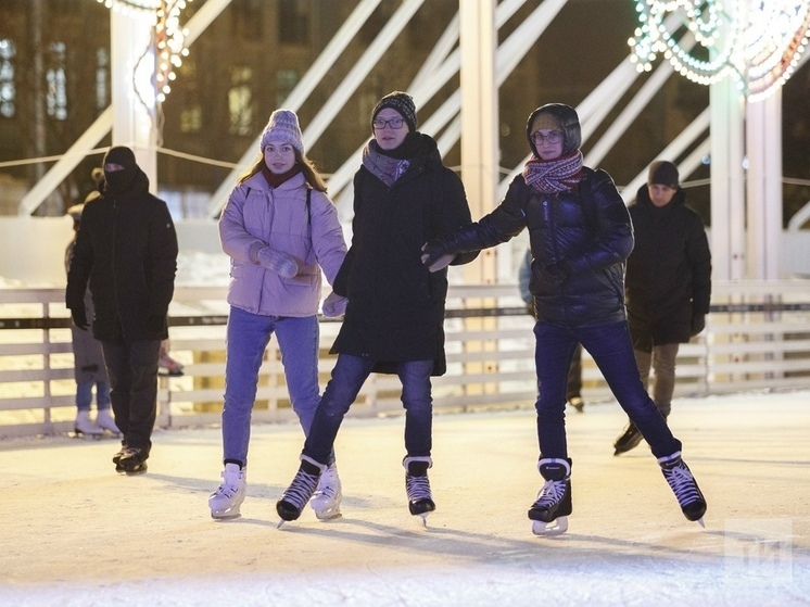 Лед для массового катания будут заливать на Кремлевской набережной в Казани