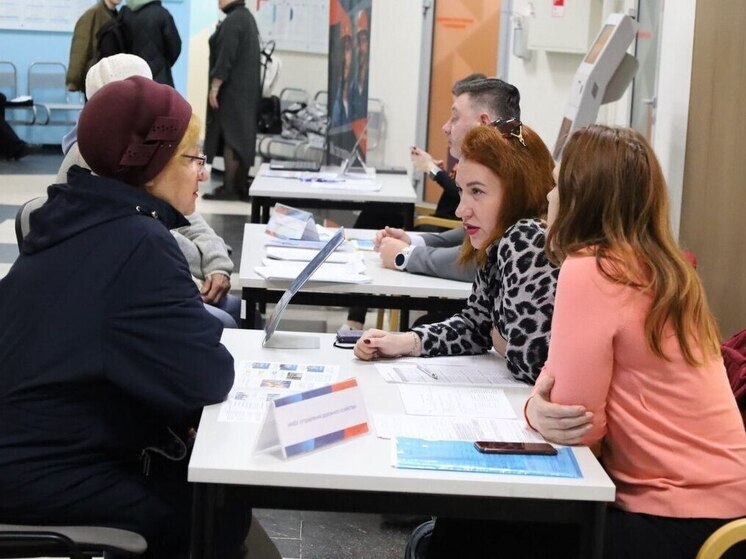 Проект «Работа рядом» устроил более 100 пенсионеров в Мурманской области