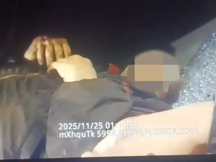 Мужчина догонял автобус в Петербурге и сломал ногу