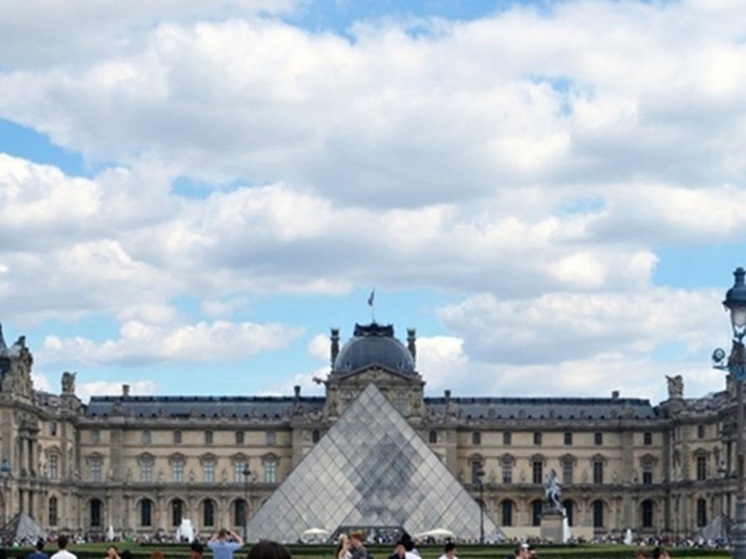 Во Франции арестовали одного из грабителей Лувра