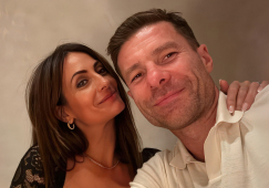 Жена Хаби Алонсо нежно поздравила его с днем рождения: фото обворожительной музы главного тренера «Реала»