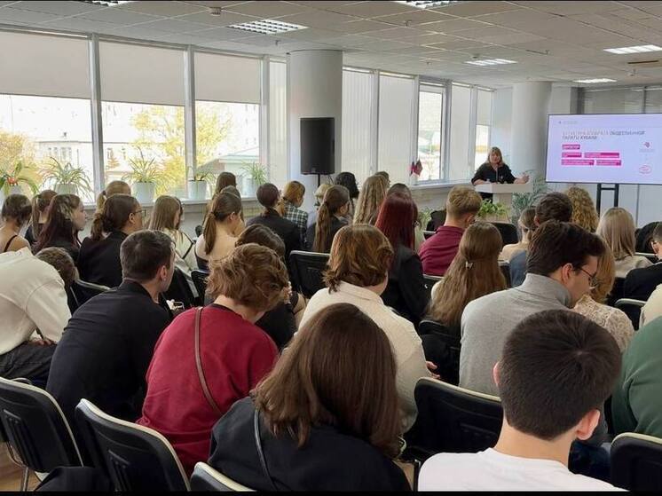 Общественники показали студентам-политологам путь в реальную политику