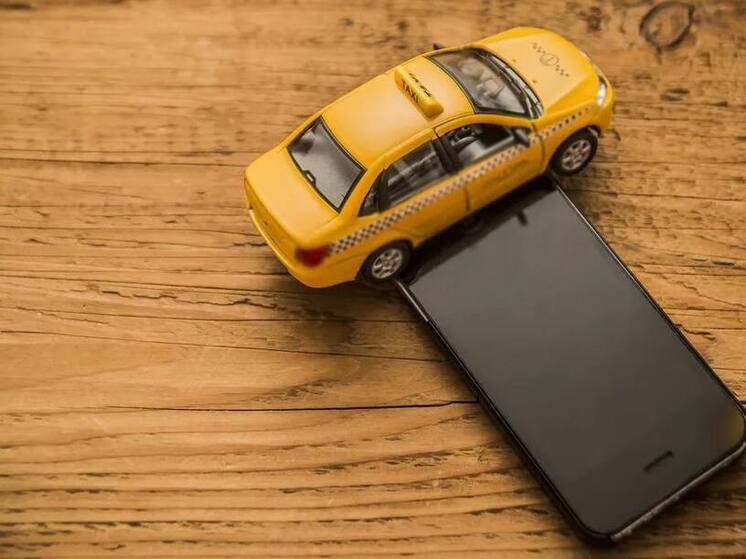 Читинцу грозит до 5 лет лишения свободы за кражу забытого телефона в такси