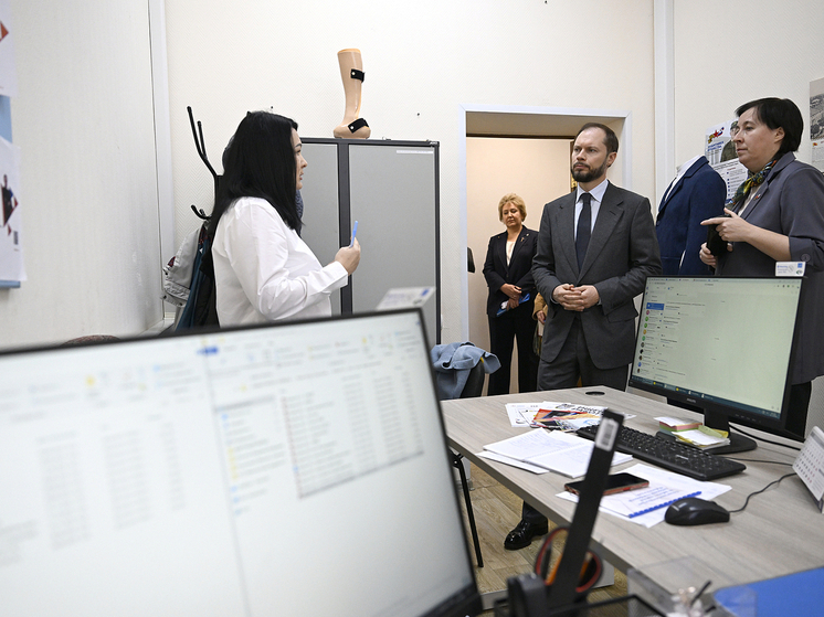 Виталий Королев посетил тверской филиал Фонда «Защитники Отечества»