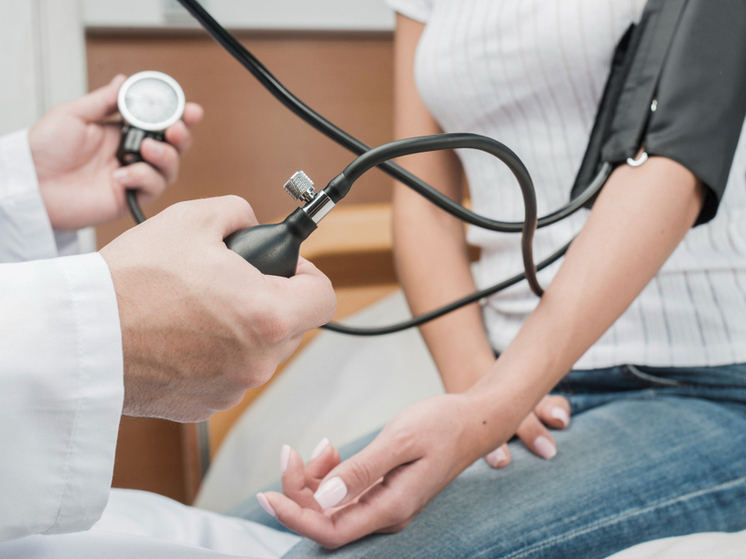 Тамбовчанам рассказали о 10 скрытых сигналах «скачущего» давления