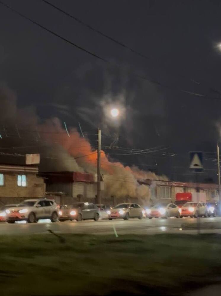 Автосервис сгорел на улице Народной в Нижнем Новгороде