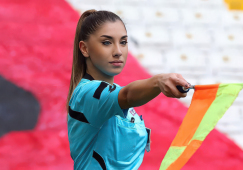 Турецкая судья обрела личную армию фанатов после скандального видео: фото Элиф Караарслан